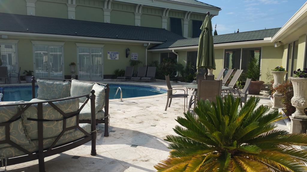 Town & Country Inn And Suites Charleston Buitenkant foto